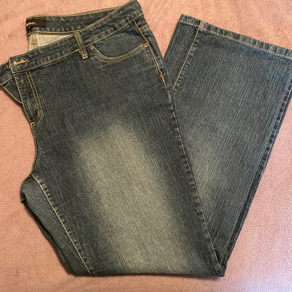 Daisy Fuentes Barely Worn Women’s Boot Cut Jeans Size 20W
